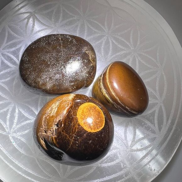 Tiger Eye Crystals Tumbled Stones Set of Three‎ (#1) - Picture 4 of 14